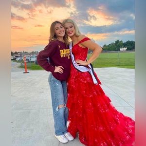 HARD TO FIND RED SHERRI HILL 55500